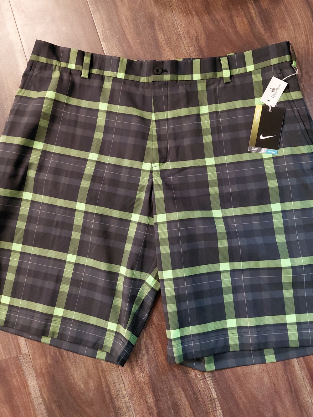 Nike Men’s Black & Green Plaid Golf Shorts Disney Parks Nwt